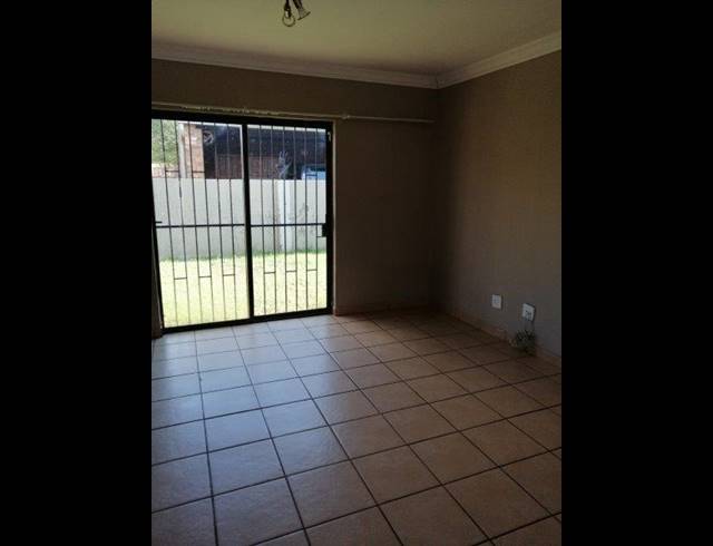 3 BEDROOM TOWNHOUSE FOR SALE IN DENNEOORD